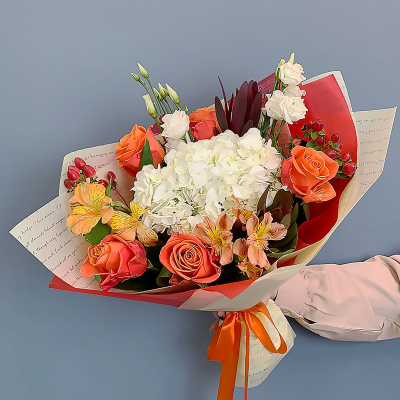 Букет с гортензией и розами оранжевый N 70983
