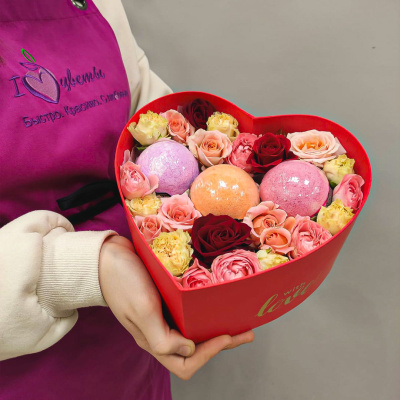 Сердце с цветами и бомбочками для ванны 45458