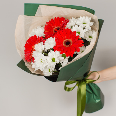 Букет из герберы и хризантемы N 50492