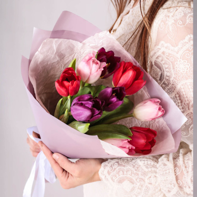 Букет из 9 тюльпанов в упаковке 928403