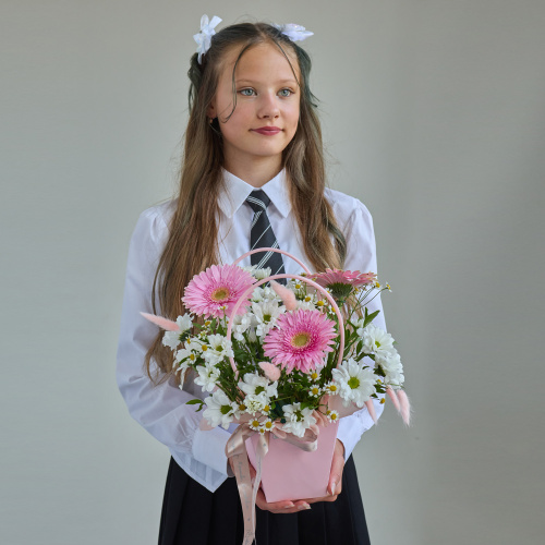 Сумочка с герберами и хризантемой ромашка арт. 84595